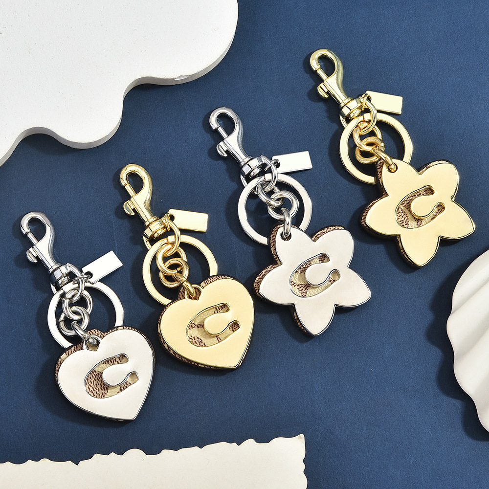 Monogram Heart Flower Bag Char - Monogram Keychain Leather 评论和价格